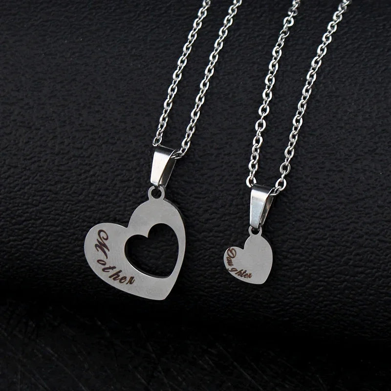 2Pcs/Set Mother Daughter Heart Necklace Stainless Steel Splicing Engraved Letter Love Necklaces for Women Girls Mom Jewelry Gift