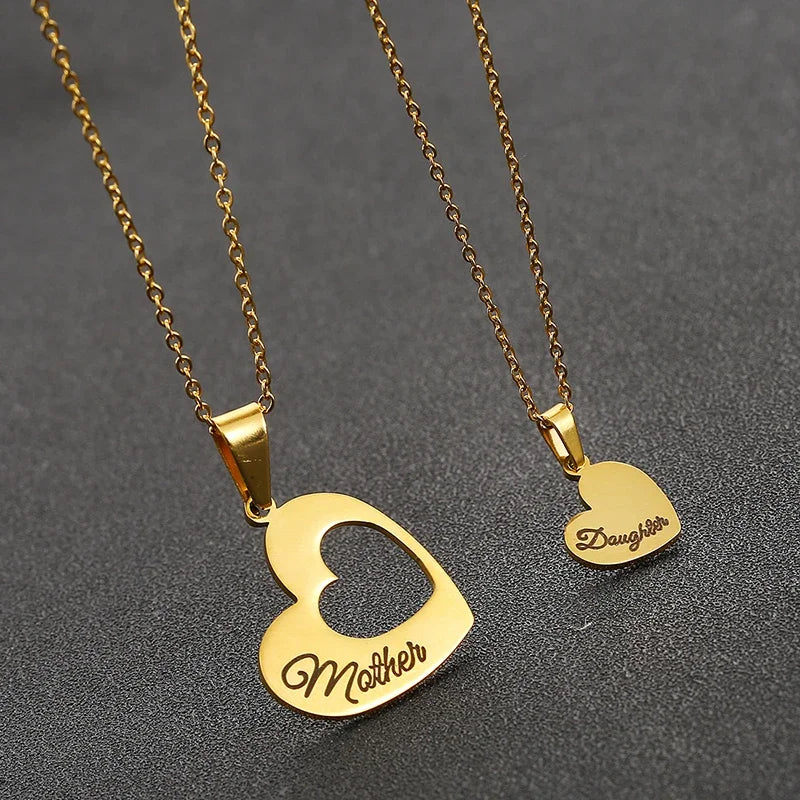 2Pcs/Set Mother Daughter Heart Necklace Stainless Steel Splicing Engraved Letter Love Necklaces for Women Girls Mom Jewelry Gift