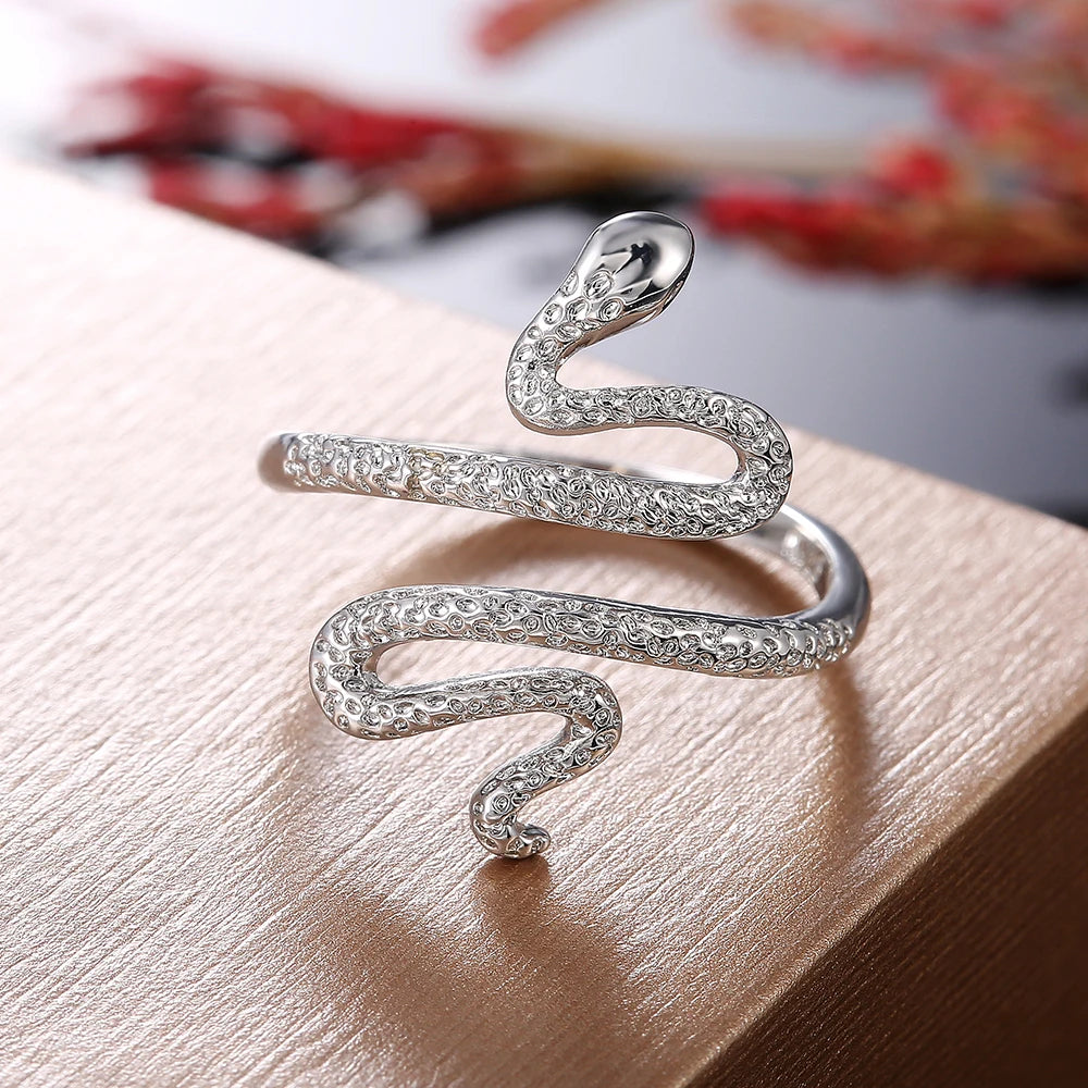 Fashion Metallic Snake-Shape Women Rings Daily Wearable Versatile Jewelry Delicate Girl Accessories for Party Snake Rings