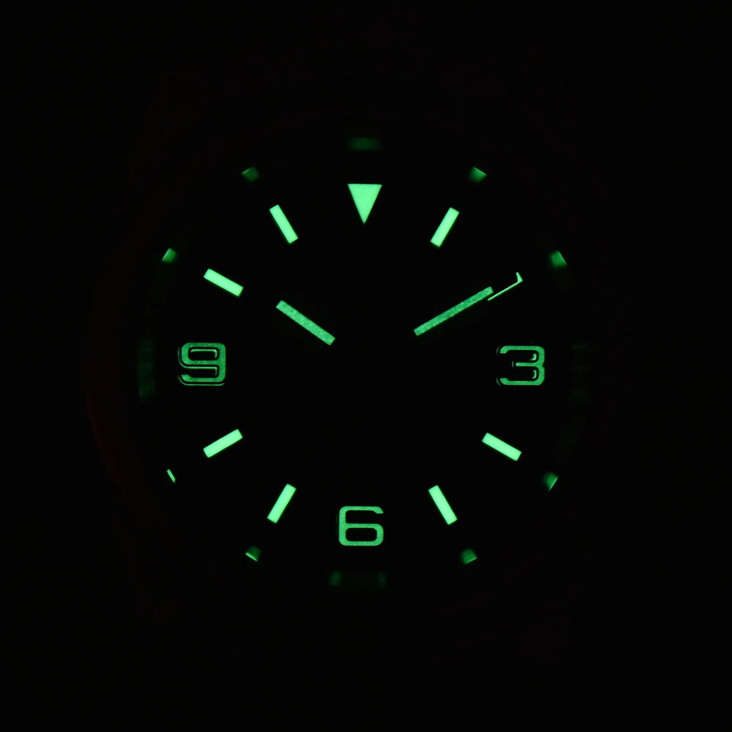 39Mm NH35 No Logo Watch Men Watch Automatic Mechanical Watch Sapphire Glass Case Waterproof Green Luminous Watch Custom Logo