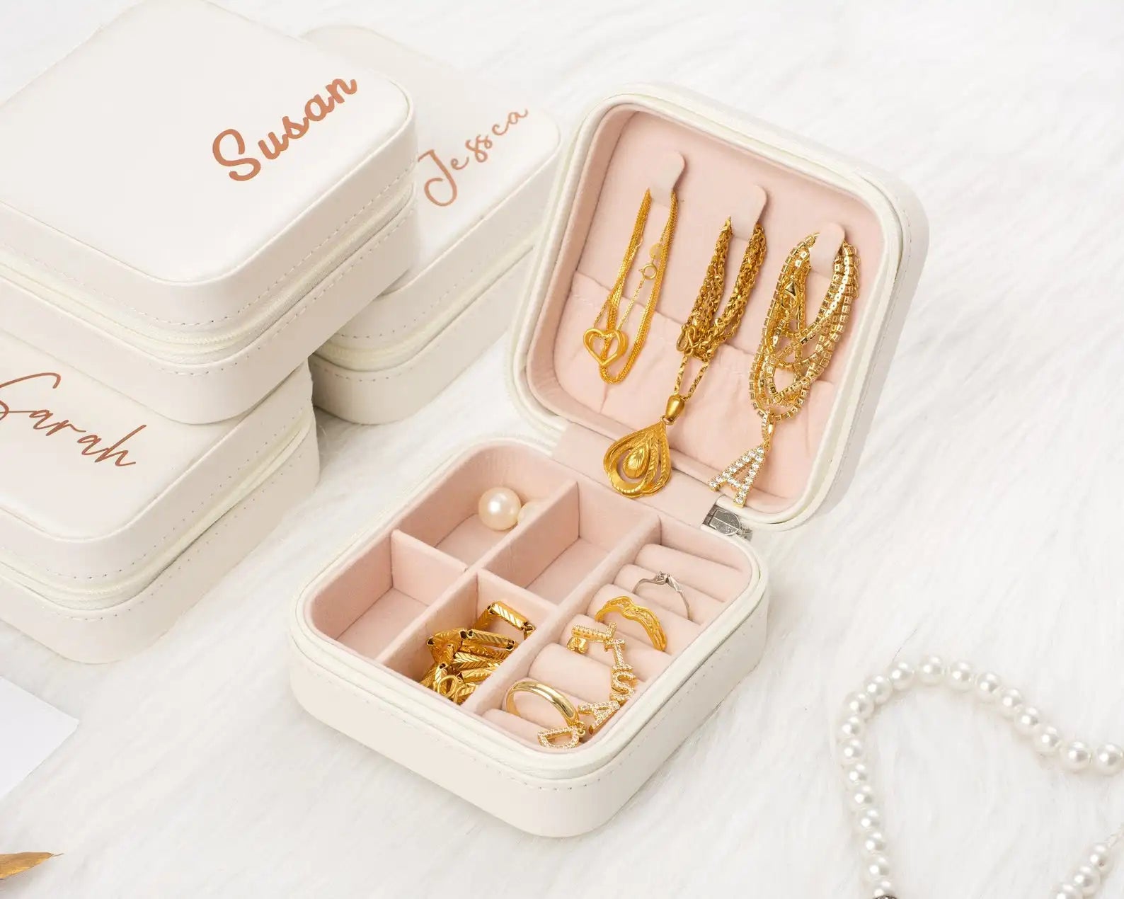 Personalized Jewelry Boxes Bridesmaid Jewelry Box Bridesmaid Gift Maid of Honor Travel Jewelry Case Box Custom Gift for Women